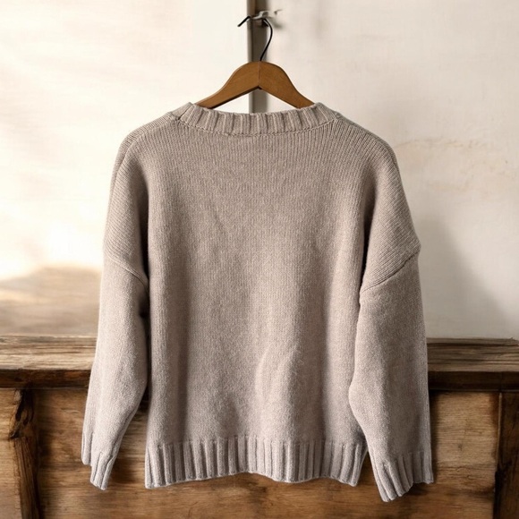 NWT Cozy Cream Oversized Sweater with Front Pocket! Medium! New! - Picture 2 of 5